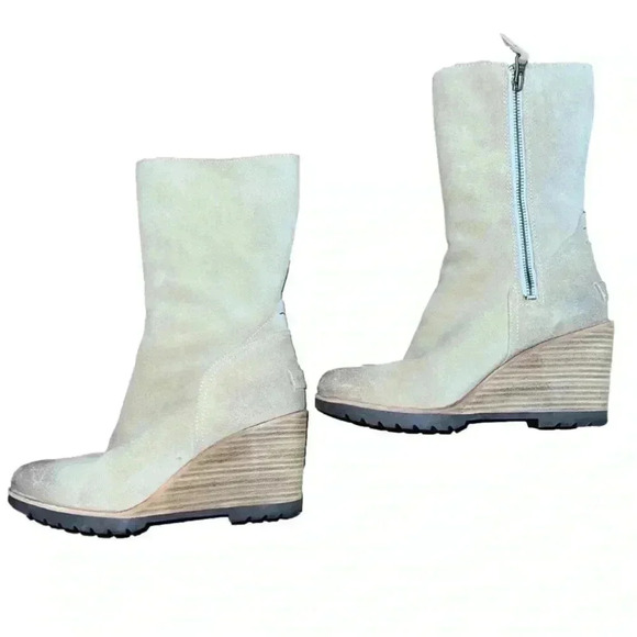 Sorel Women's Light Tan Wedge Boots - Picture 1 of 11
